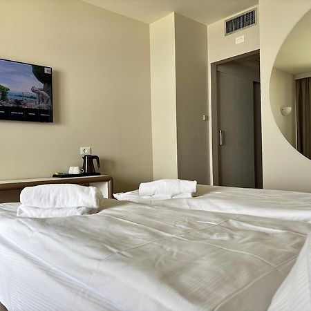 Hotel Aquila D'Oro Desenzano Ντεζεντσάνο ντελ Γκάρντα Εξωτερικό φωτογραφία