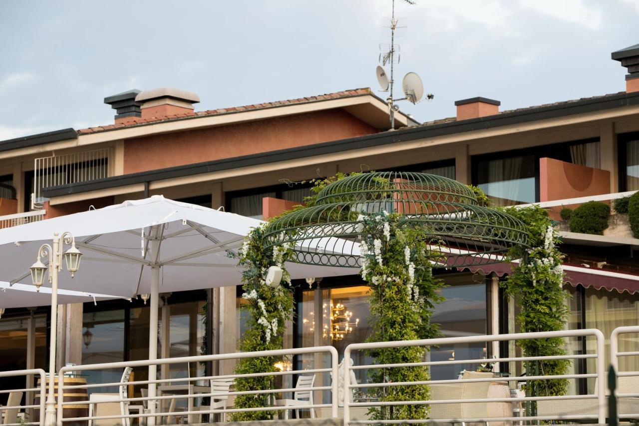 Hotel Aquila D'Oro Desenzano Ντεζεντσάνο ντελ Γκάρντα Εξωτερικό φωτογραφία