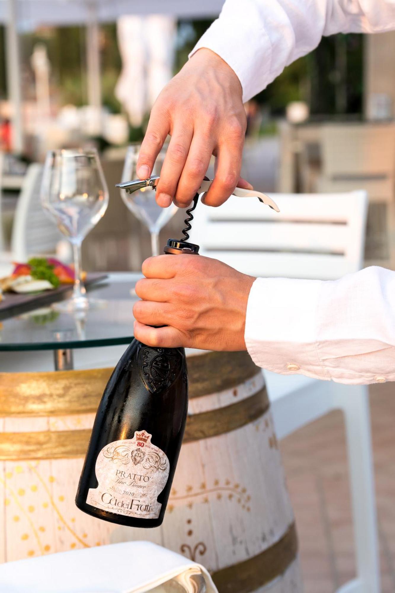 Hotel Aquila D'Oro Desenzano Ντεζεντσάνο ντελ Γκάρντα Εξωτερικό φωτογραφία