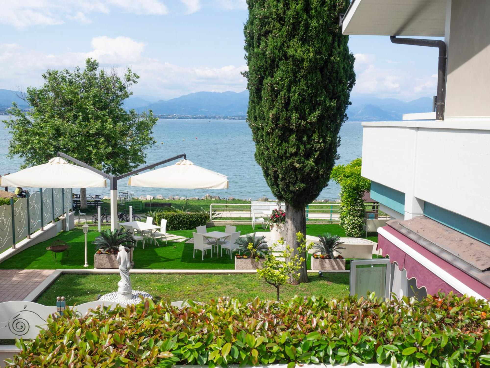 Hotel Aquila D'Oro Desenzano Ντεζεντσάνο ντελ Γκάρντα Εξωτερικό φωτογραφία