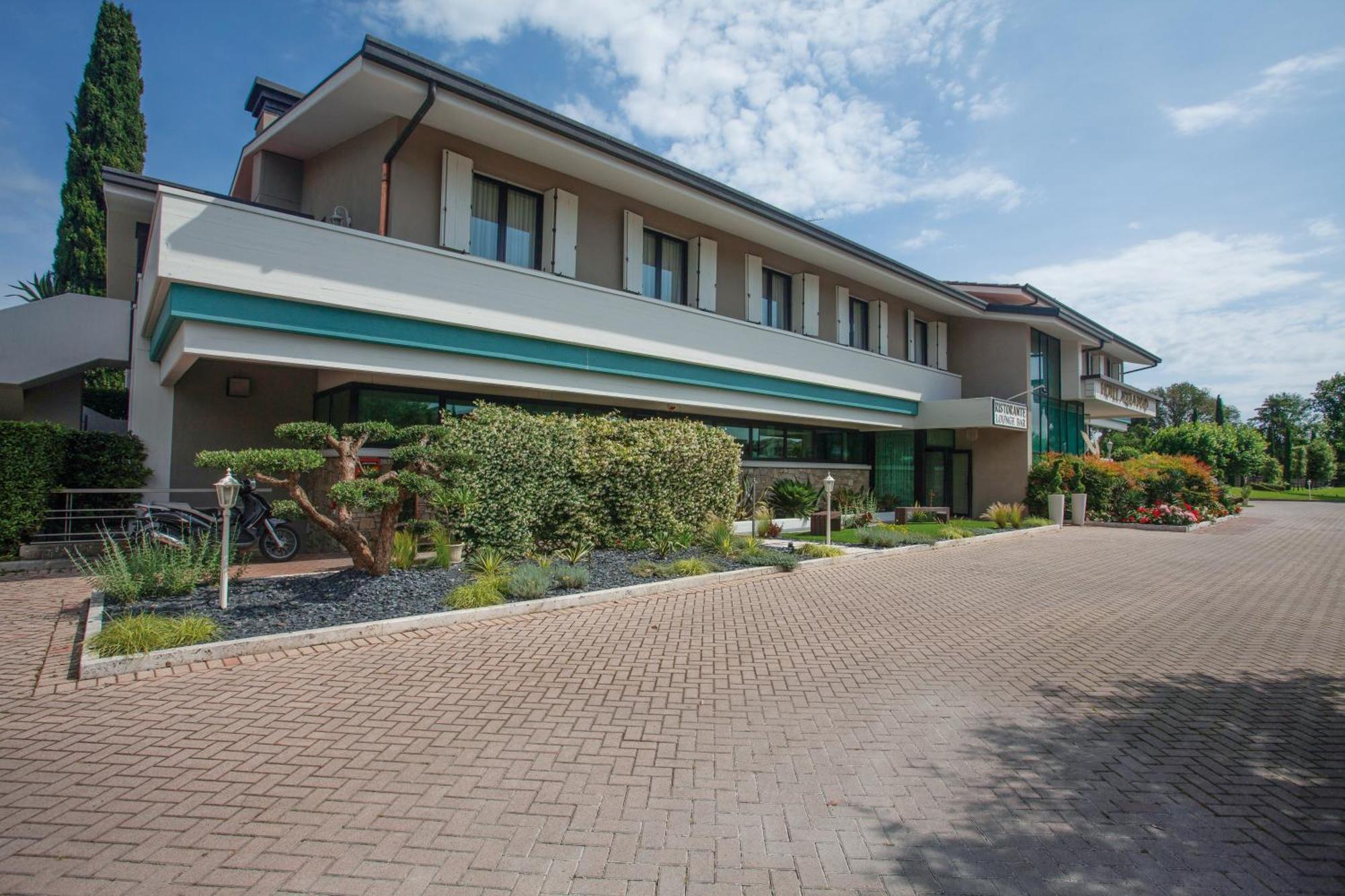 Hotel Aquila D'Oro Desenzano Ντεζεντσάνο ντελ Γκάρντα Εξωτερικό φωτογραφία