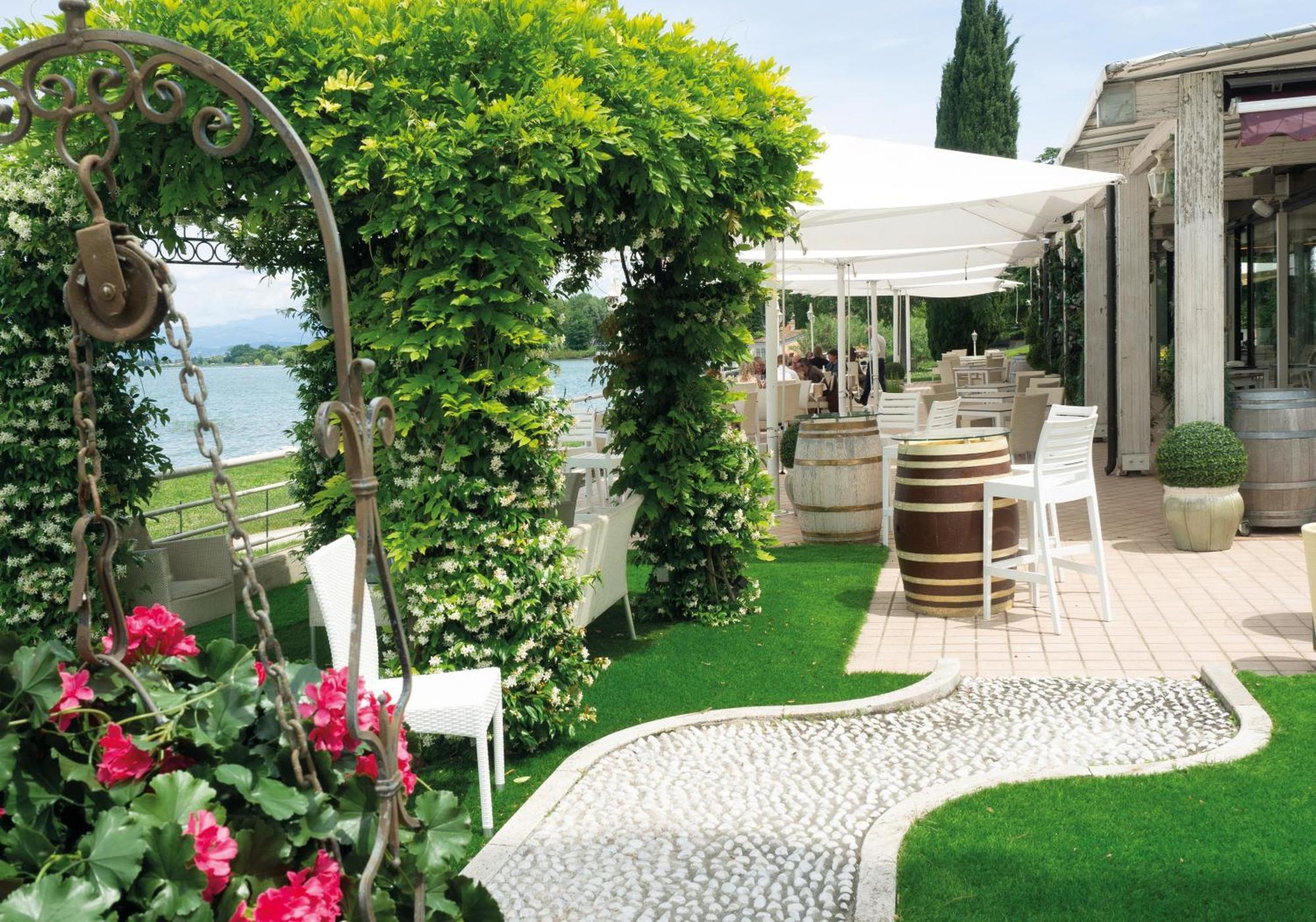 Hotel Aquila D'Oro Desenzano Ντεζεντσάνο ντελ Γκάρντα Εξωτερικό φωτογραφία