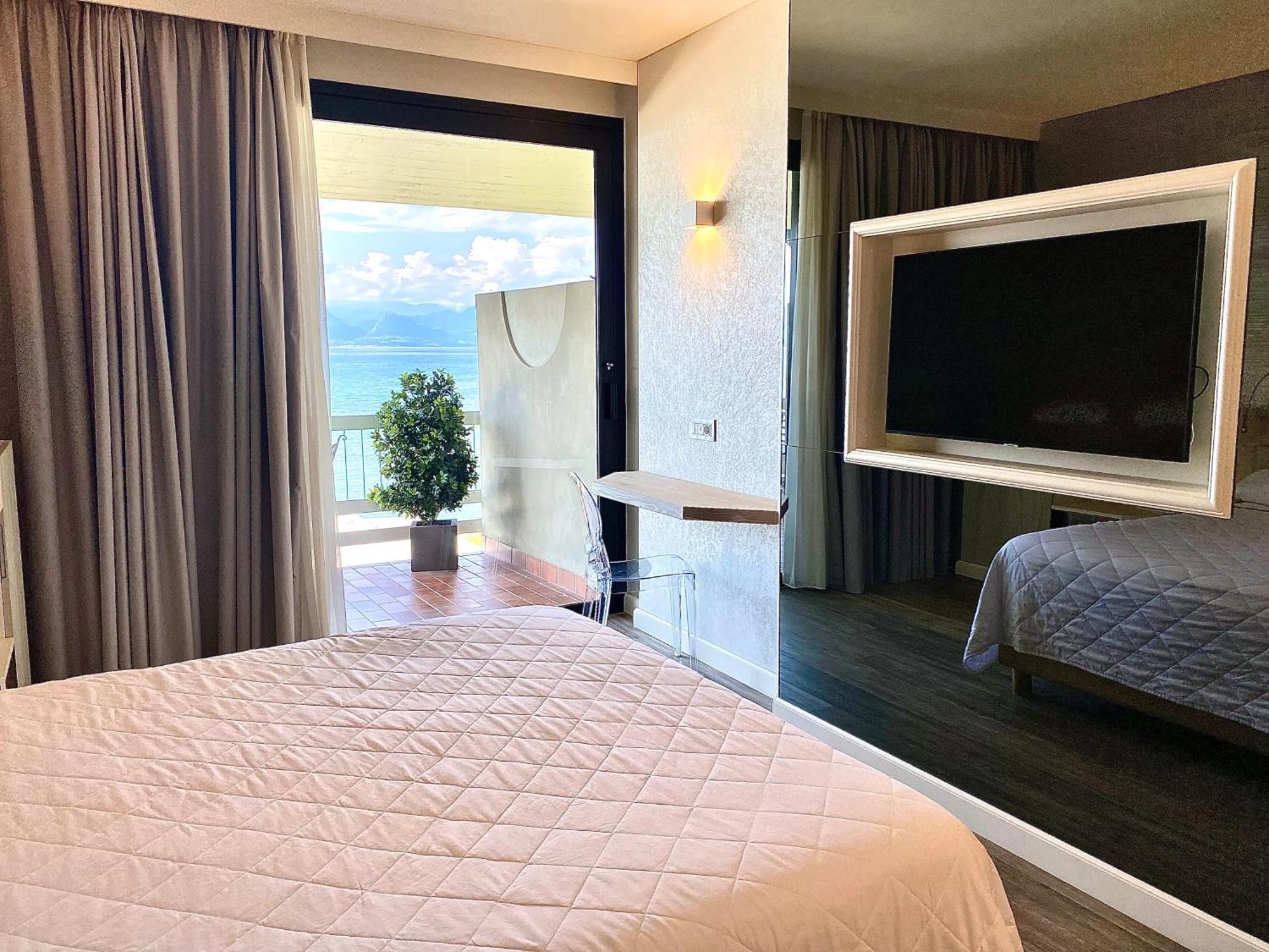 Hotel Aquila D'Oro Desenzano Ντεζεντσάνο ντελ Γκάρντα Εξωτερικό φωτογραφία