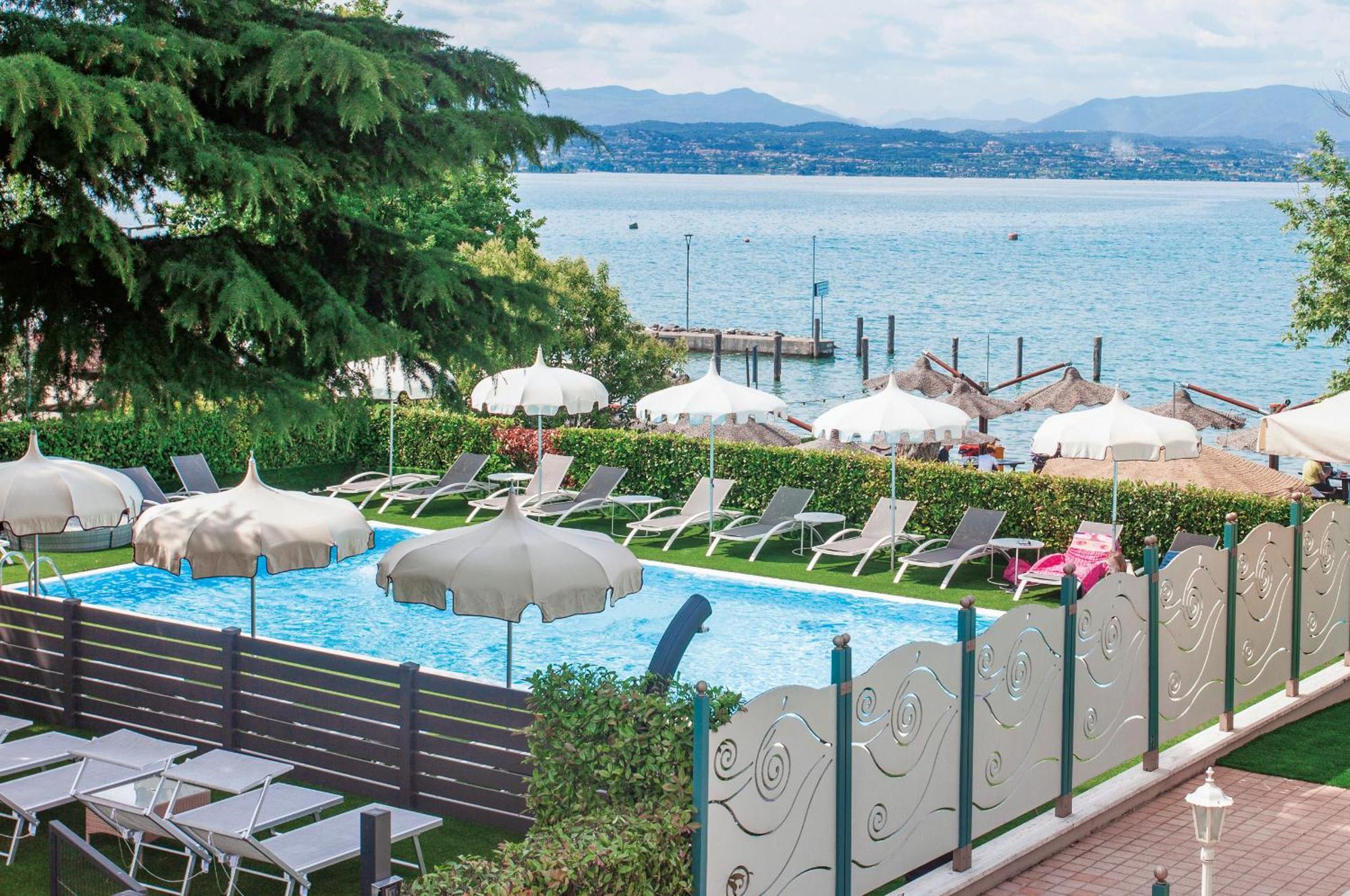 Hotel Aquila D'Oro Desenzano Ντεζεντσάνο ντελ Γκάρντα Εξωτερικό φωτογραφία