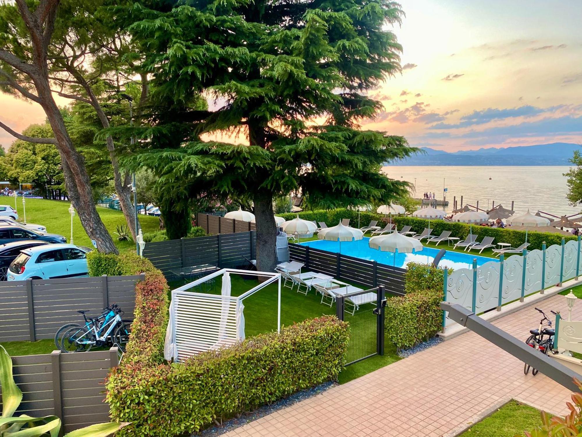 Hotel Aquila D'Oro Desenzano Ντεζεντσάνο ντελ Γκάρντα Εξωτερικό φωτογραφία