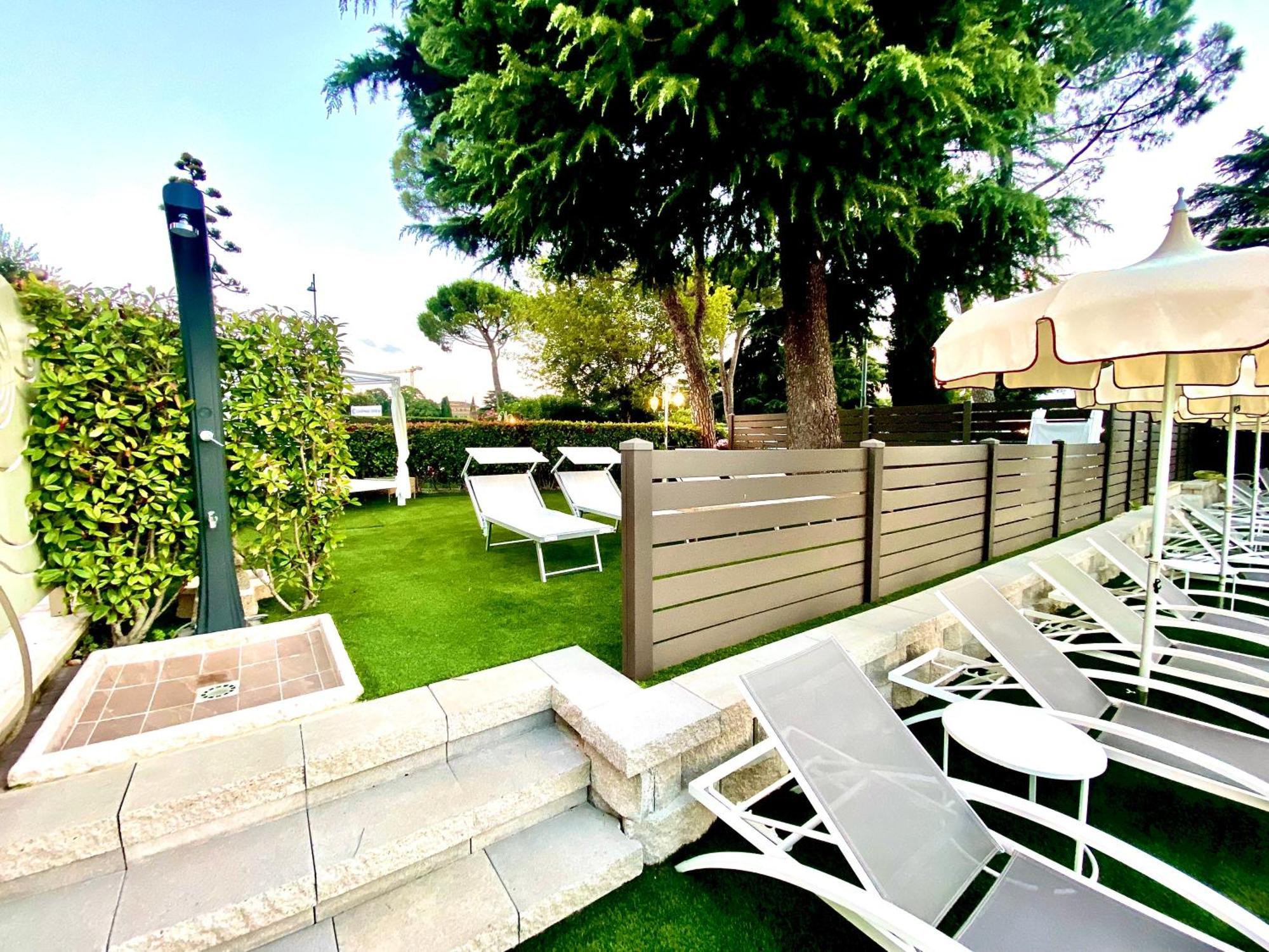 Hotel Aquila D'Oro Desenzano Ντεζεντσάνο ντελ Γκάρντα Εξωτερικό φωτογραφία